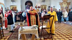 Пасхальное Богослужение в храме Рождества Христова села Мокрый Корь.
