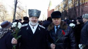 Возложение цветов в Александровском саду в День воинской доблести России.